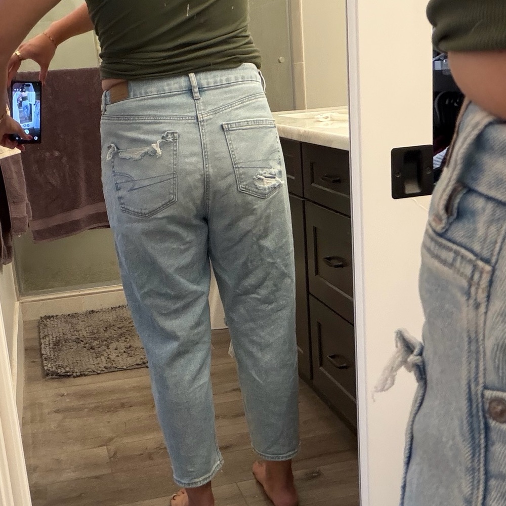 American Eagle Ripped Denim Jeans - Picture 10 of 14